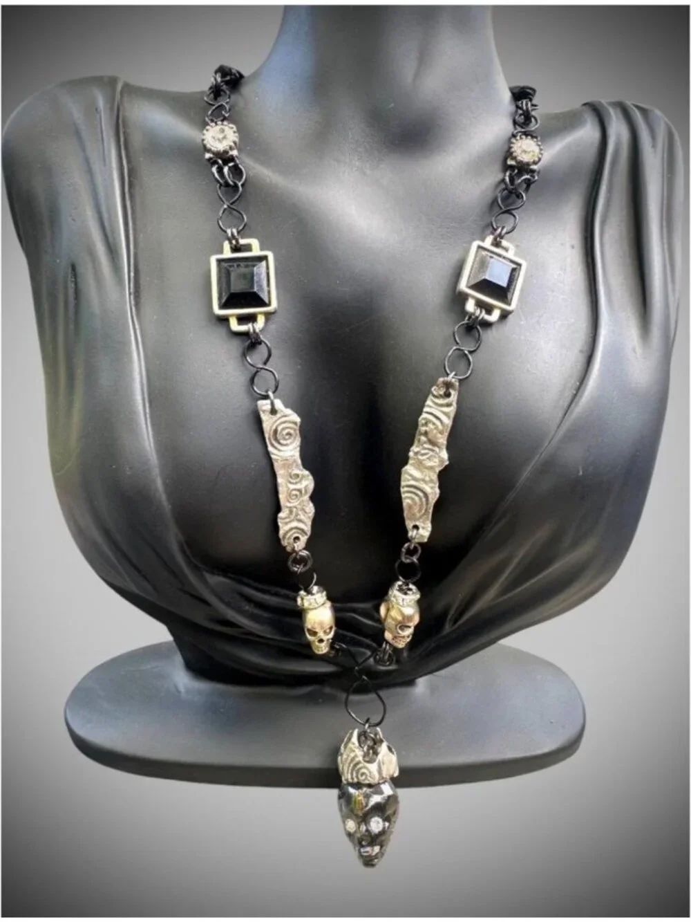 Gothic Elegance Aurora Crystal Skull Necklace | Black Onyx & Silver Metalwork
